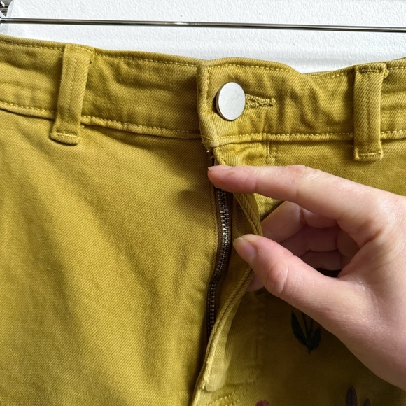 Hand-Embroidered Everlane Cotton Twill Shorts - Picture 5 of 6